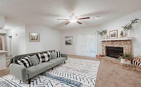Spacious Family Value Retreat With Pool & Garage